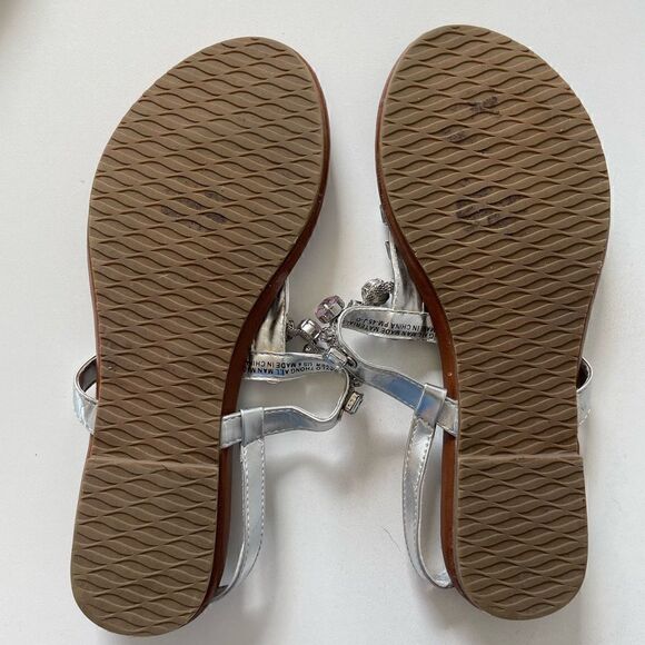 Kenneth Cole Reaction Silver Tone Bejeweled Strappy Sandals Size 6 EUC - Picture 4 of 5
